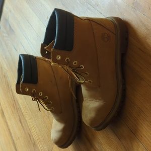 Used Women's Timberland Boots 8.5